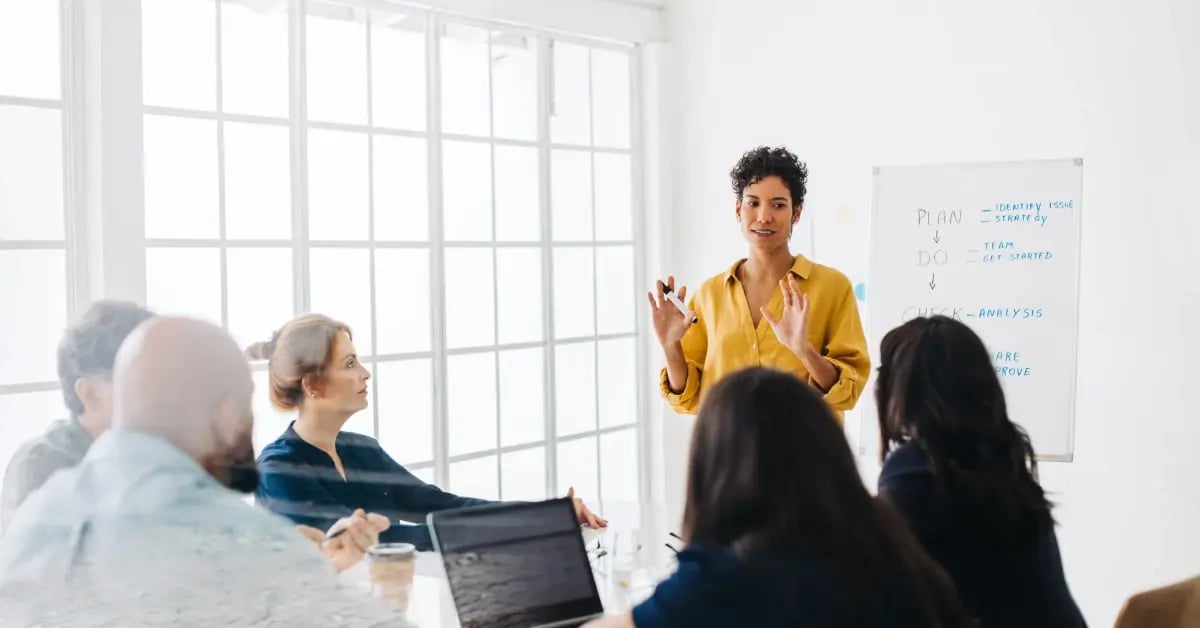 HR Manager sharing and empowering how to plan better in-person meetings